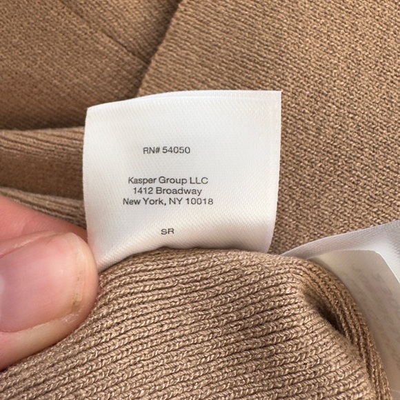 Turtleneck Short Sleeve Rib Sweater
Anne Klein - Picture 7 of 9